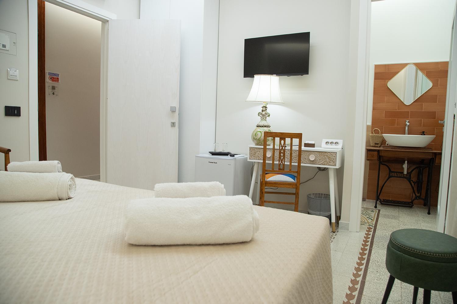 Bed and Breakfast Le Tre Ninfe Чинизи Экстерьер фото