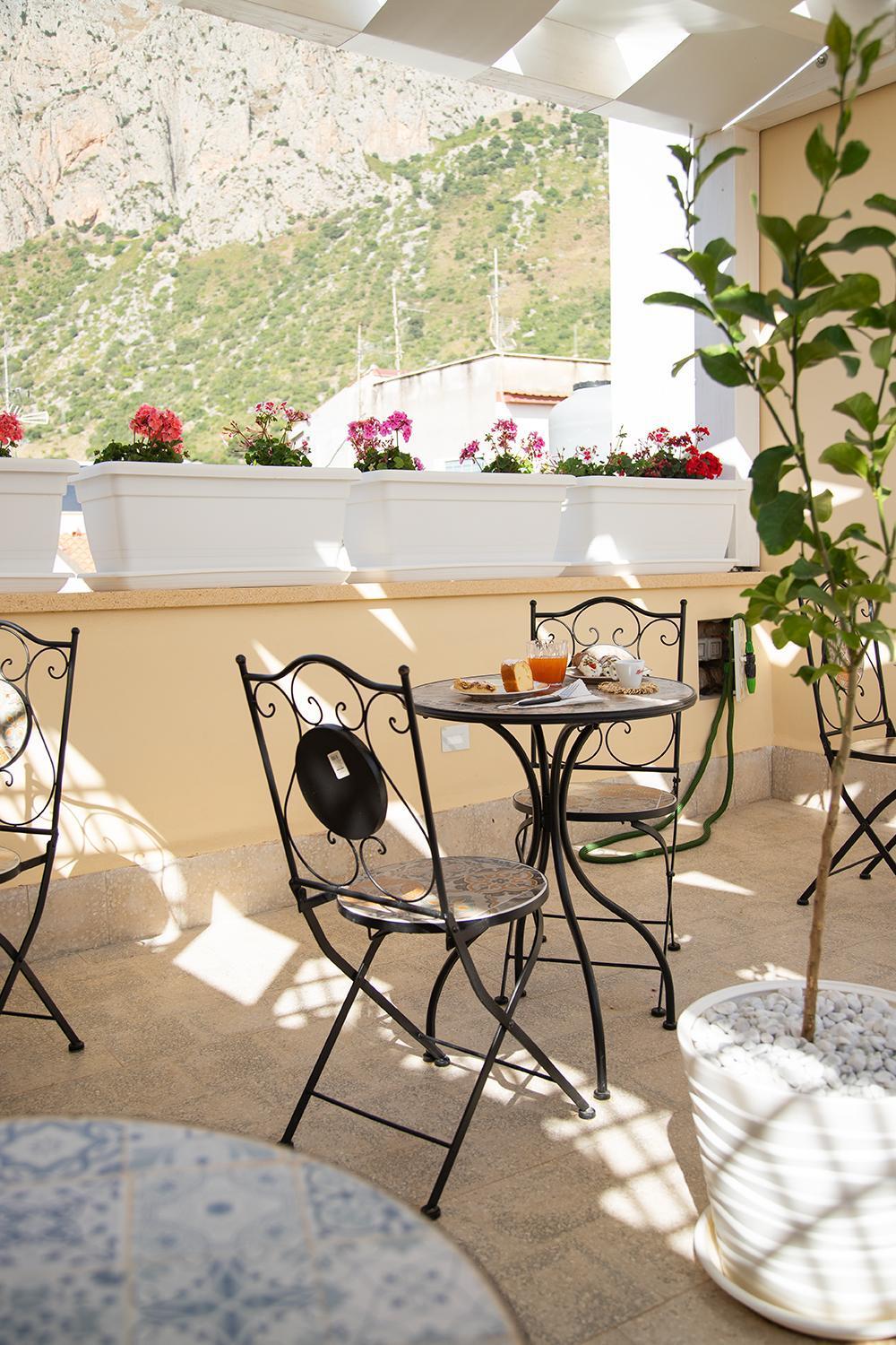 Bed and Breakfast Le Tre Ninfe Чинизи Экстерьер фото