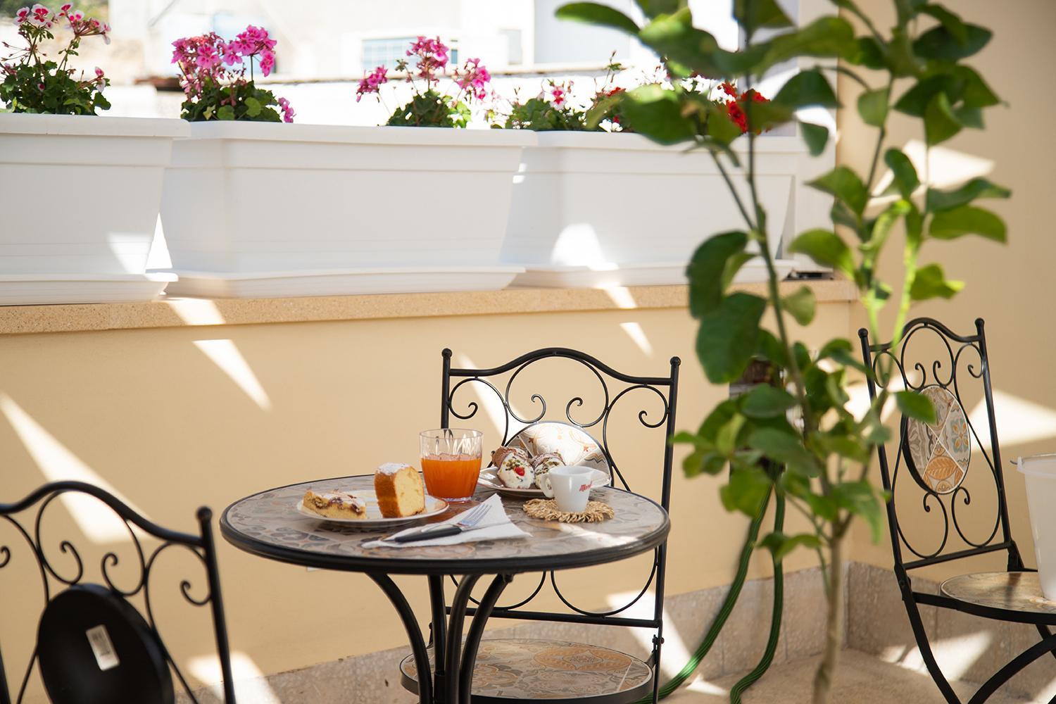 Bed and Breakfast Le Tre Ninfe Чинизи Экстерьер фото